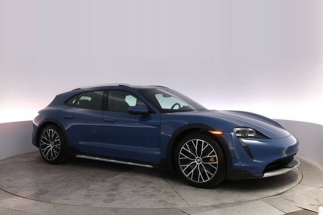2022 Porsche Taycan — photo 11 of 27