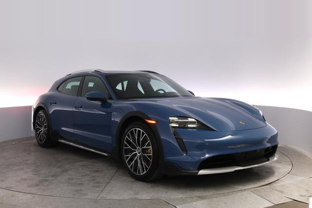 2022 Porsche Taycan — photo 10 of 27