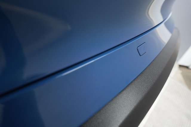 2022 Porsche Taycan — photo 22 of 27