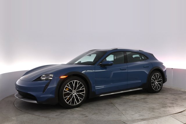 2022 Porsche Taycan — photo 14 of 27