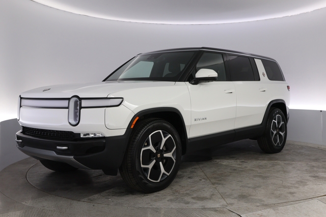 2023 Rivian R1S