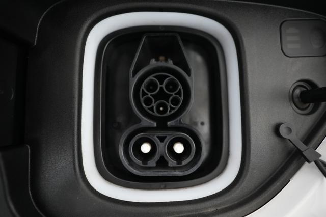 2023 Hyundai Kona Electric — photo 8 of 22