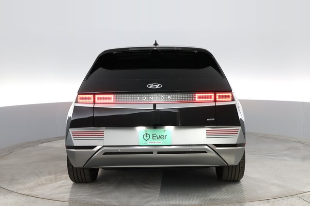 2023 Hyundai IONIQ 5 — photo 11 of 31