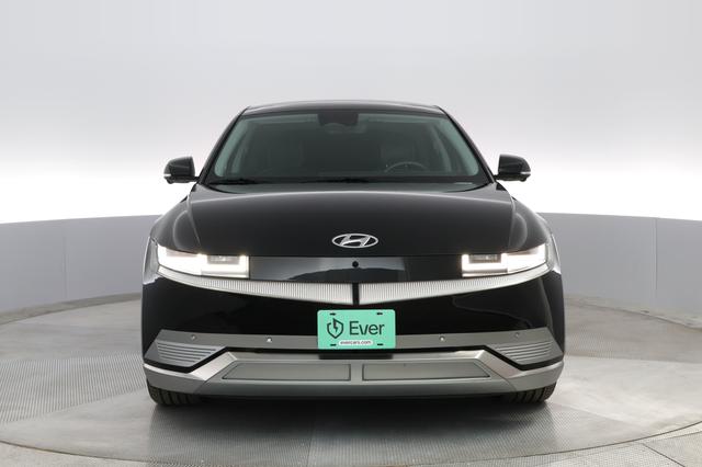 2023 Hyundai IONIQ 5 — photo 7 of 31