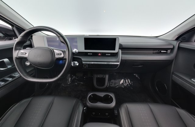 2023 Hyundai IONIQ 5 — photo 18 of 31