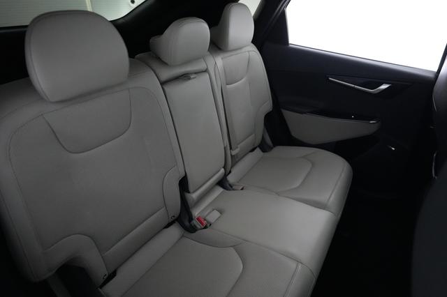 2023 Kia EV6 — photo 4 of 21
