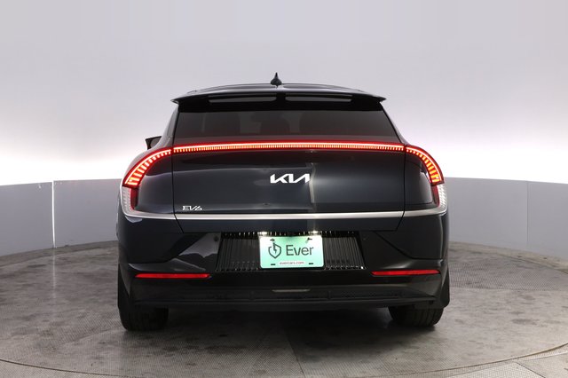2023 Kia EV6 — photo 12 of 21