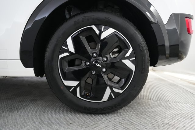 2023 Kia Niro EV — photo 7 of 21