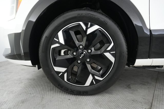 2023 Kia Niro EV — photo 15 of 21
