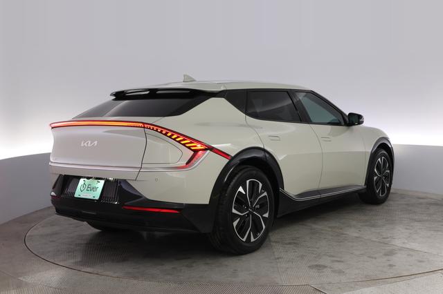 2024 Kia EV6 — photo 2 of 21