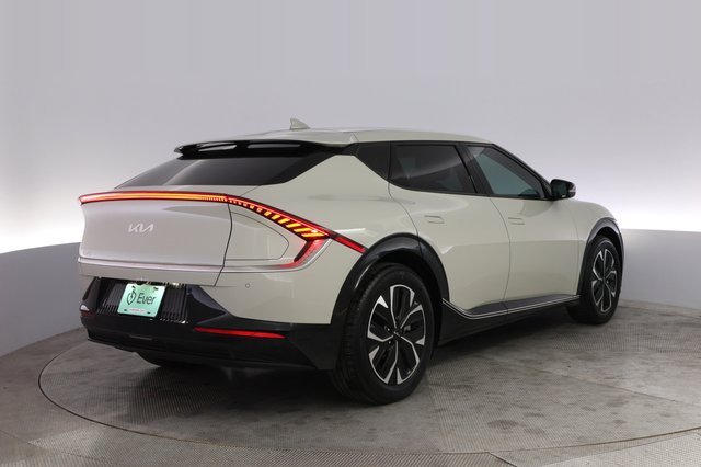 2024 Kia EV6 — photo 2 of 21