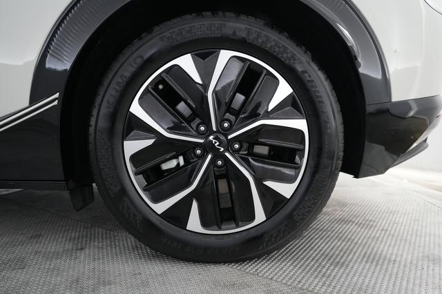 2024 Kia EV6 — photo 7 of 21
