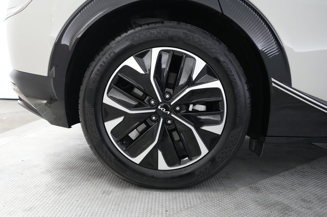 2024 Kia EV6 — photo 17 of 21