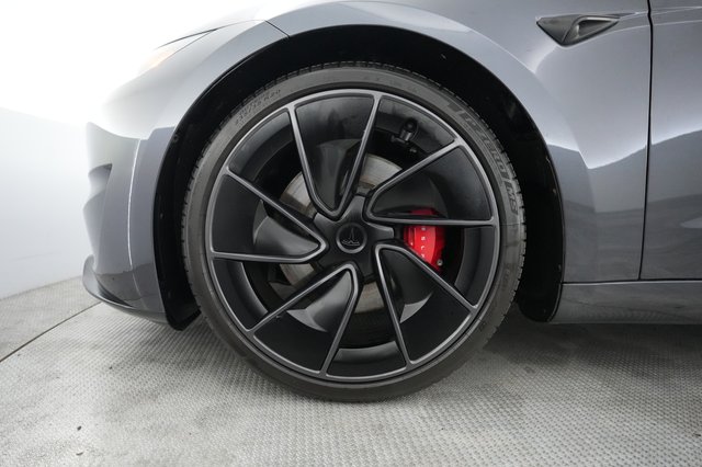 2025 Tesla Model 3 — photo 15 of 20