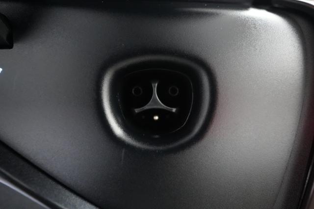2025 Tesla Model 3 — photo 8 of 20
