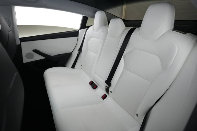 2025 Tesla Model 3 — photo 4 of 20