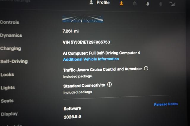 2025 Tesla Model 3 — photo 5 of 20