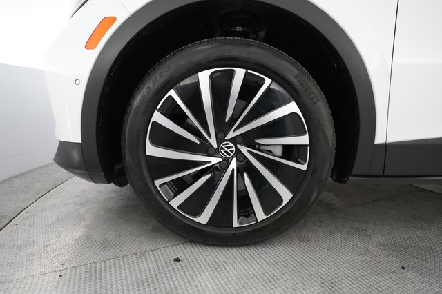 2023 Volkswagen ID.4 — photo 15 of 20