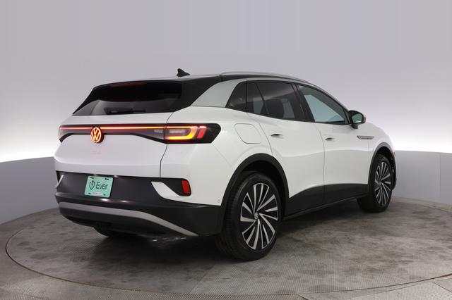 2023 Volkswagen ID.4 — photo 2 of 20