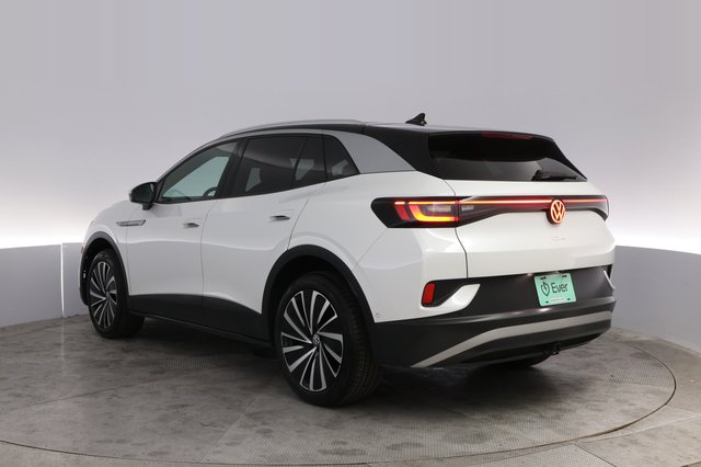 2023 Volkswagen ID.4 — photo 13 of 20