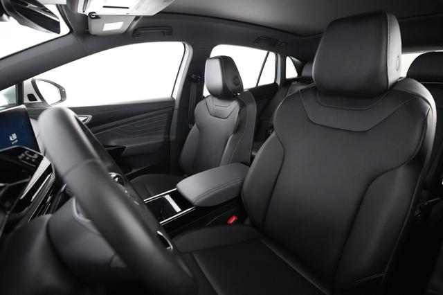2023 Volkswagen ID.4 — photo 3 of 20