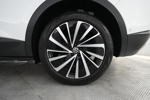 2023 Volkswagen ID.4 — photo 7 of 20