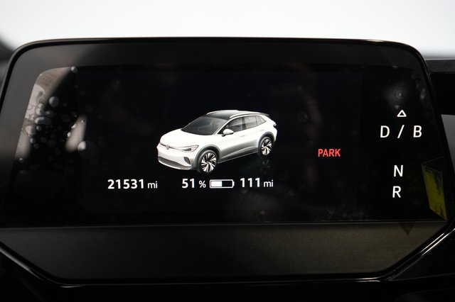 2023 Volkswagen ID.4 — photo 5 of 22
