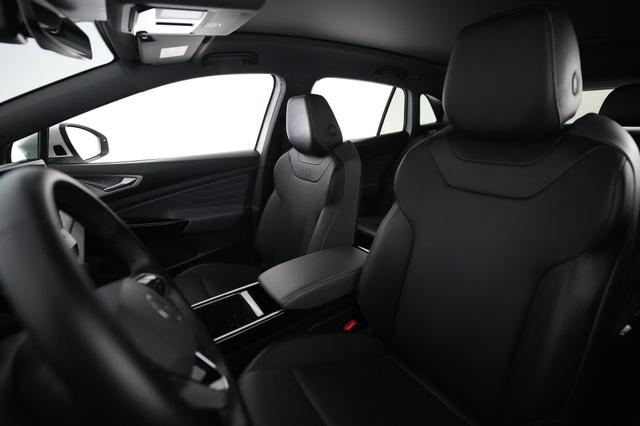 2023 Volkswagen ID.4 — photo 3 of 22