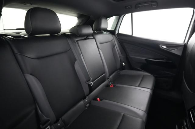 2023 Volkswagen ID.4 — photo 4 of 22