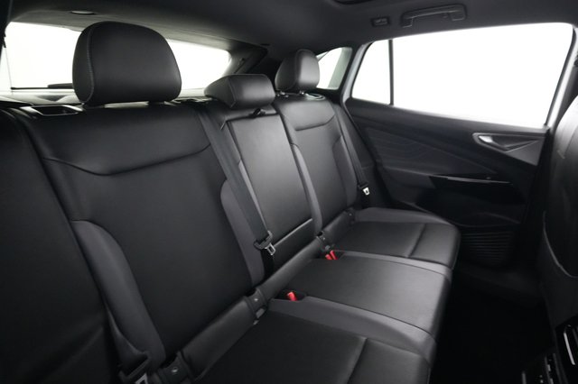 2023 Volkswagen ID.4 — photo 4 of 22