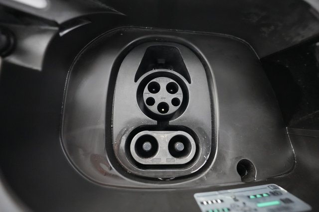 2023 Volkswagen ID.4 — photo 8 of 22