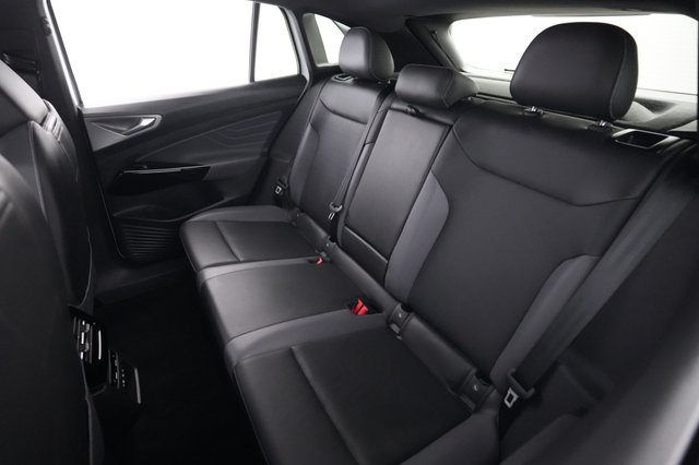 2023 Volkswagen ID.4 — photo 19 of 22