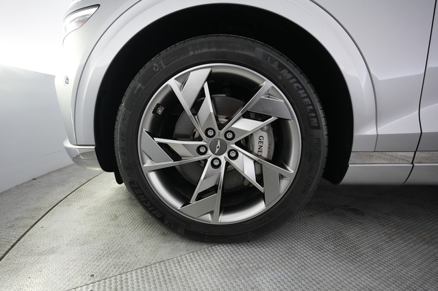 2023 Genesis Electrified GV70