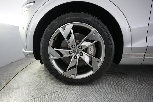 2023 Genesis Electrified GV70 — photo 7 of 21