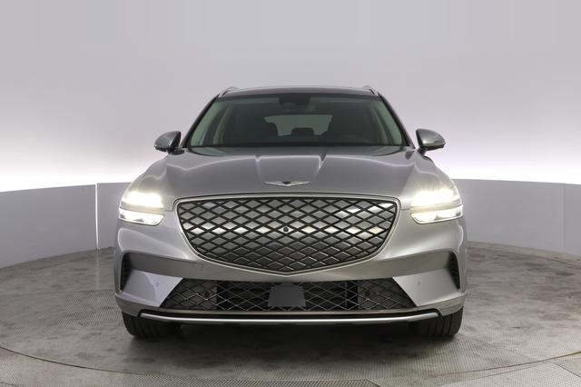 2023 Genesis Electrified GV70 — photo 9 of 21