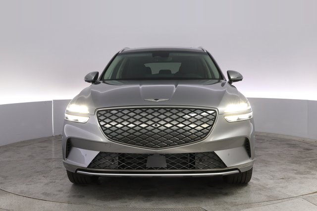 2023 Genesis Electrified GV70 — photo 9 of 21