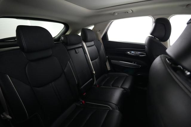2023 Genesis Electrified GV70 — photo 4 of 21