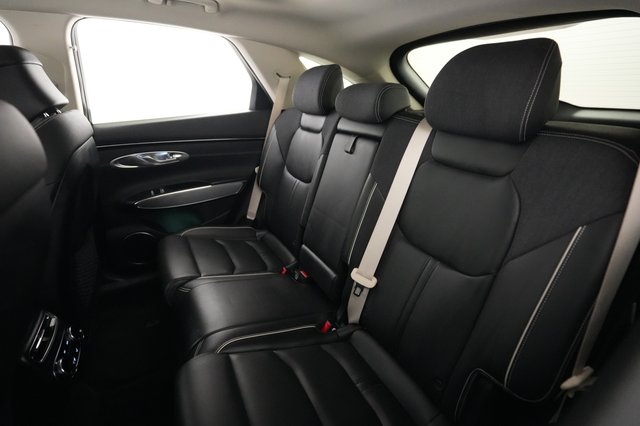 2023 Genesis Electrified GV70 — photo 19 of 21