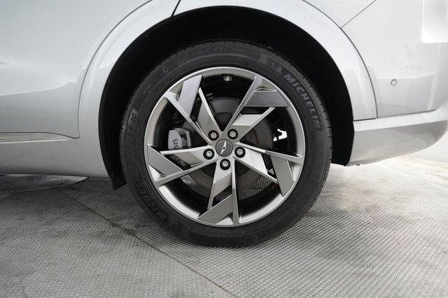 2023 Genesis Electrified GV70 — photo 15 of 21