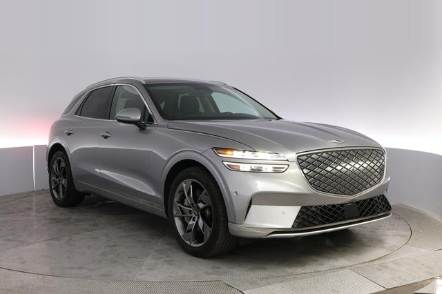2023 Genesis Electrified GV70 — photo 10 of 21