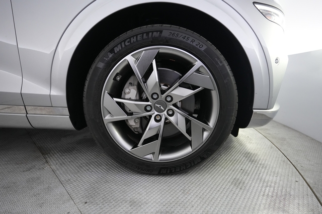 2023 Genesis Electrified GV70