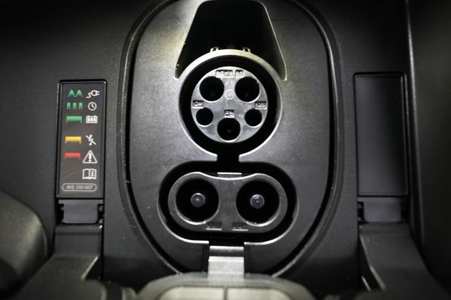 2023 Audi e-tron — photo 8 of 25
