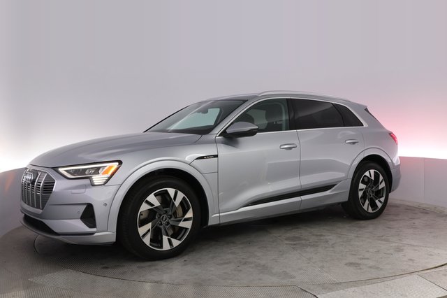 2023 Audi e-tron — photo 14 of 25