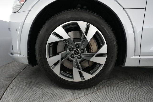 2023 Audi e-tron — photo 15 of 25