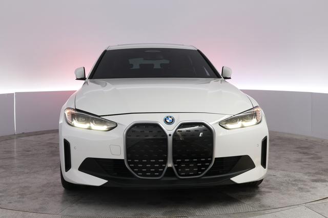 2023 BMW i4 — photo 9 of 20