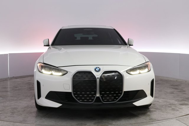 2023 BMW i4 — photo 9 of 20