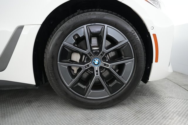 2023 BMW i4 — photo 16 of 20