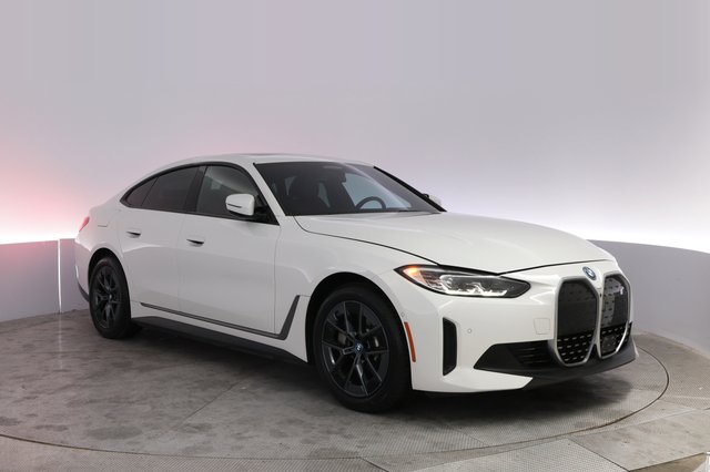 2023 BMW i4 — photo 10 of 20