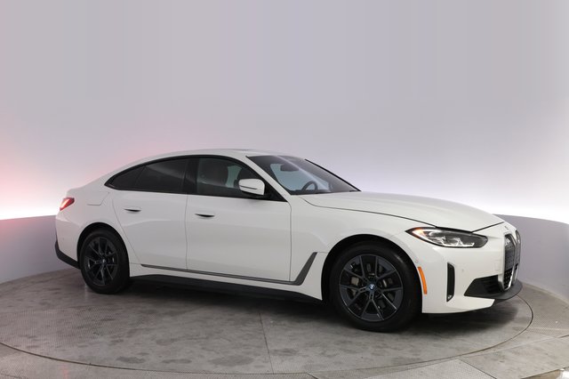 2023 BMW i4 — photo 11 of 20