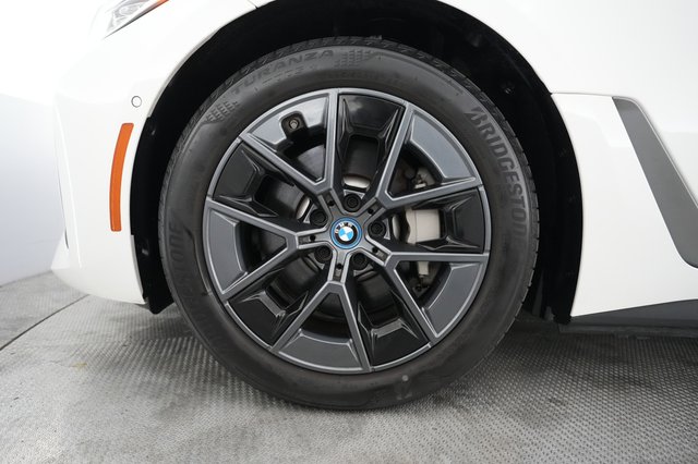 2023 BMW i4 — photo 15 of 20